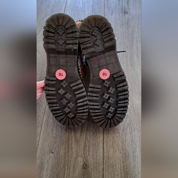 UnionBay Women's Leppard print boots, with studding and chunky soles. Size 10 - Picture 5 of 7